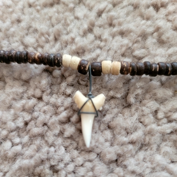 🦈Handmade, Wire Wrapped Shark Tooth Necklace w/ coconut shells 17 in - Picture 3 of 5